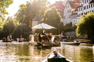 Stcherkahnfahrt Tübingen Fotograf; Neckarfloß; Unternehmensfotografie Tübingen_; Zeichnen mit Licht; Fotograf Tübingen