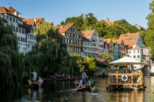 Stcherkahnfahrt Tübingen Fotograf; Neckarfloß; Unternehmensfotografie Tübingen_; Zeichnen mit Licht; Fotograf Tübingen