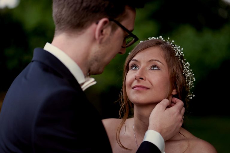 Braut Und Brautigam Bei Einer Hochzeit Hochzeit Zeichnung